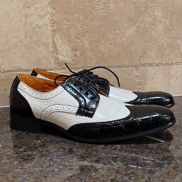 Ferro Aldo wingtip oxfords - Picture 2 of 10